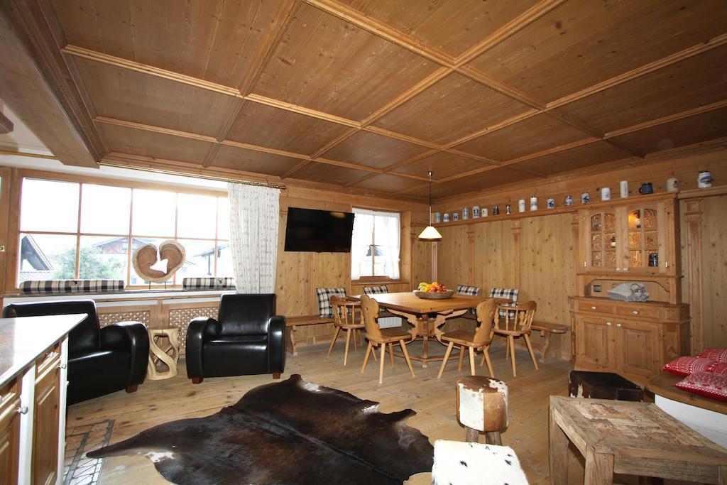 Exklusive Ferienwohnung Alpen Deluxe Garmisch-Partenkirchen Room photo